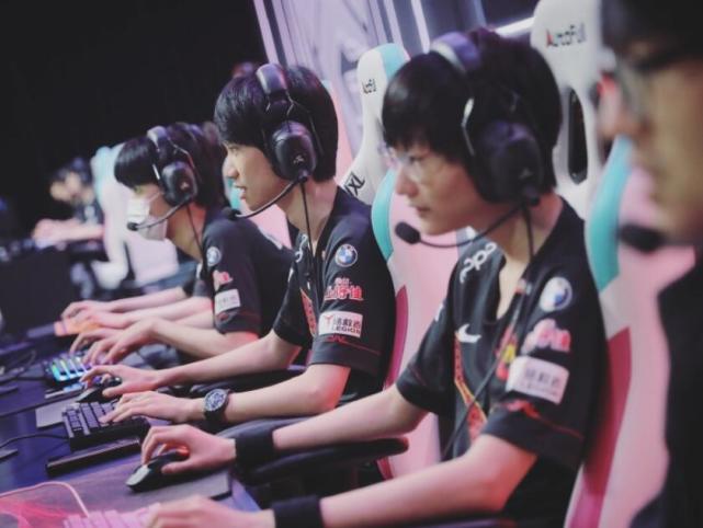 席大量比赛 席大量比赛